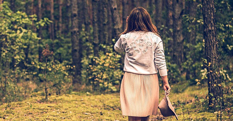 Каждую неделю мой муж ездит в лес. Я решила проследить за ним и наткнулась на кое-что непонятное