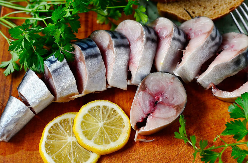 Простой рецепт маринованной скумбрии